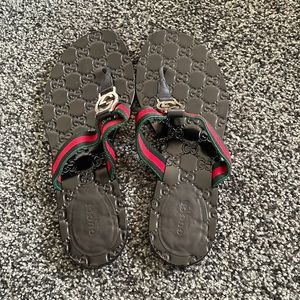 gucci flip flops
